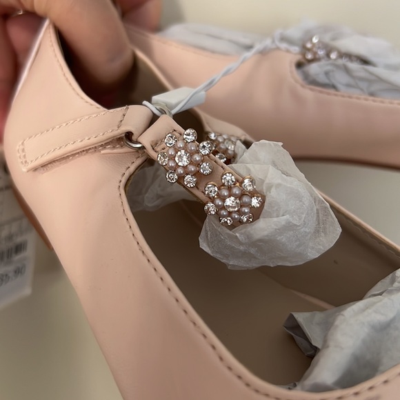 Zara EMBELLISHED BALLET FLATS in very light pink/ cream color. Girl size 2.5 - Picture 6 of 6